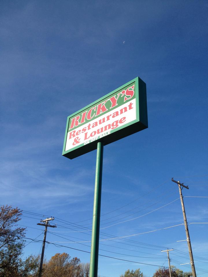Ricky's Restaurant and Lounge | Roscoe SD