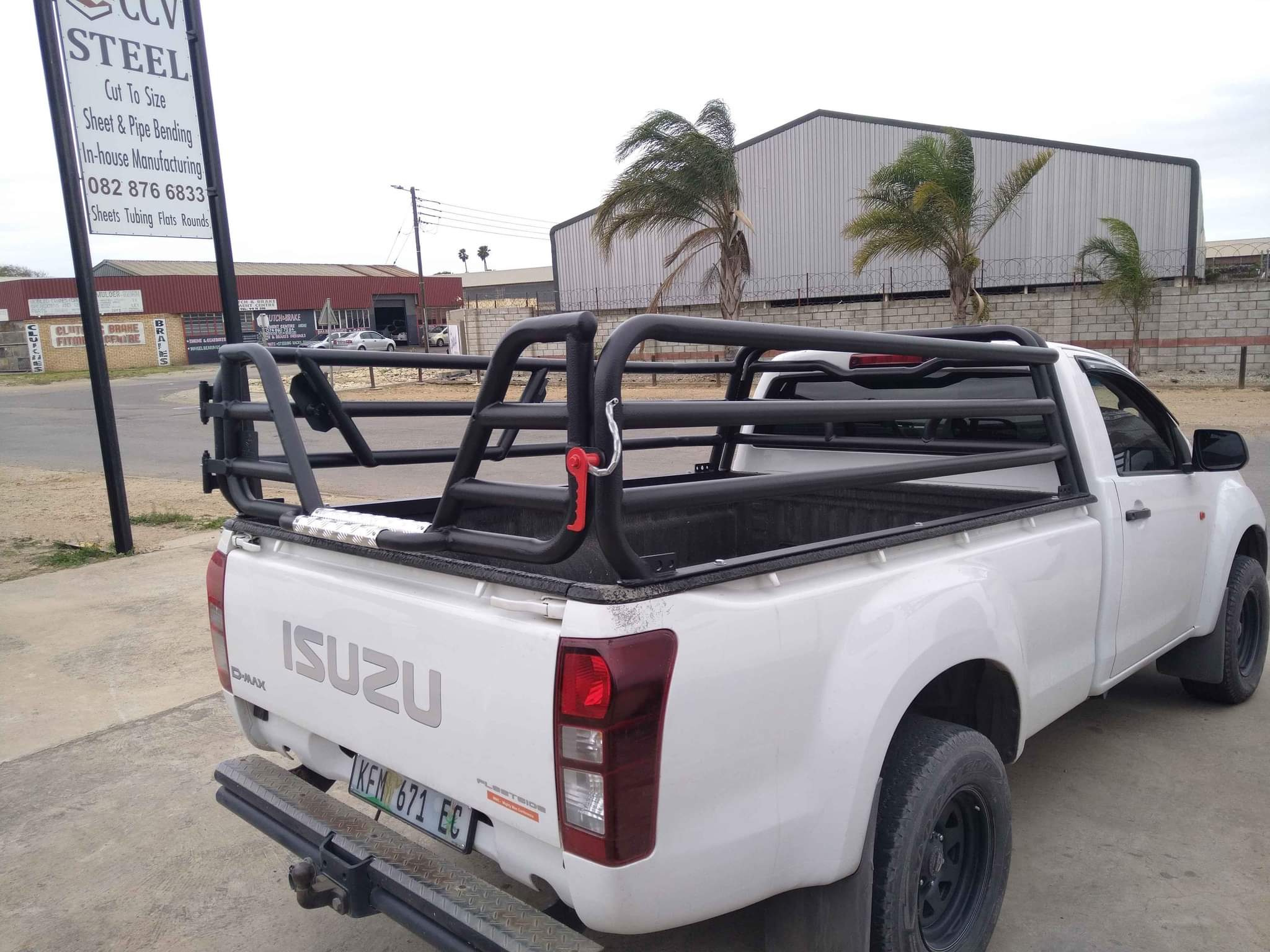 Superior Quality Bakkie tralies/ Hunting rigs / Cattle Rails - Car ...