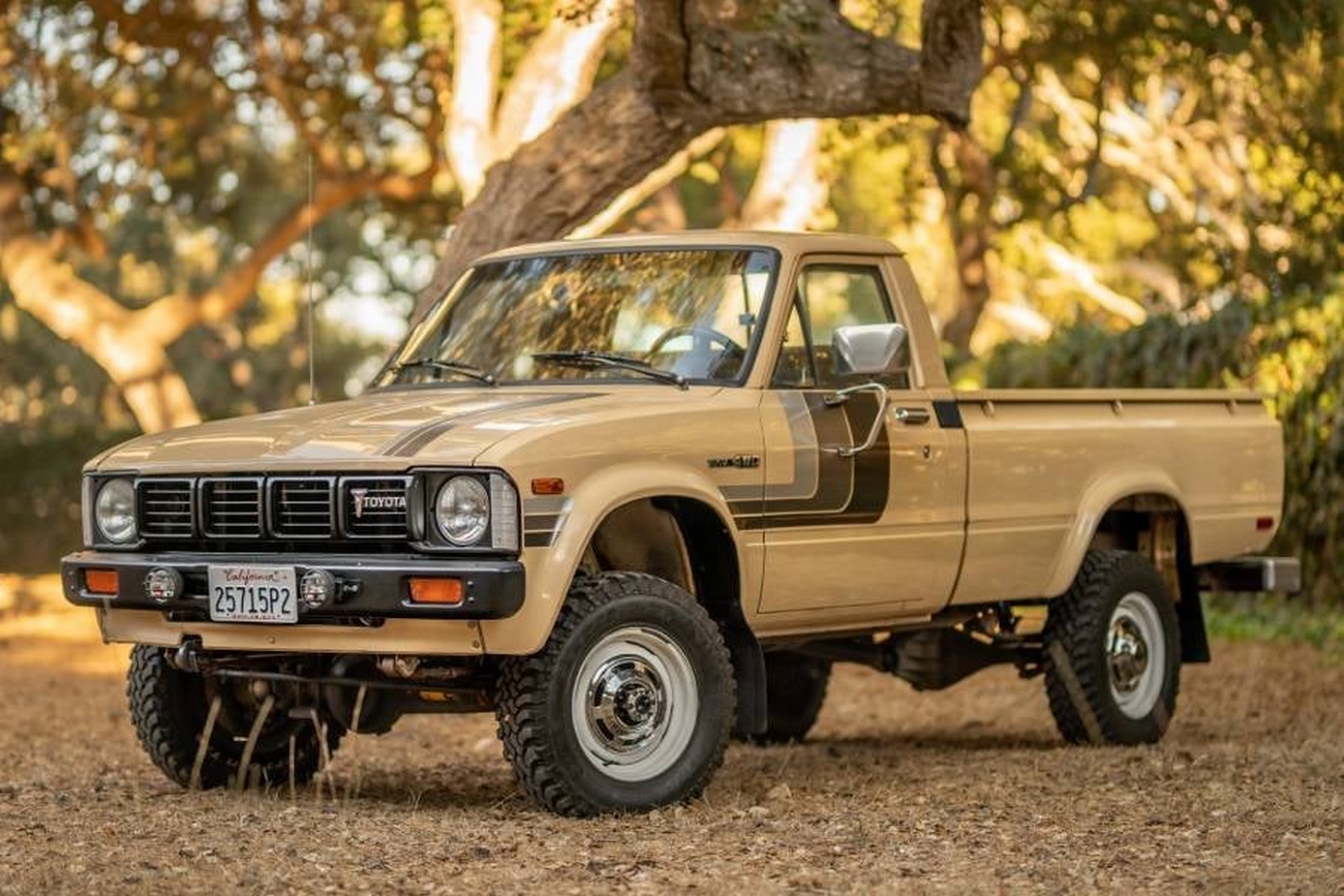 🏆A NAP AUTÓJA / CAR OF THE DAY 🏆 1980 Toyota Hilux 4x4 🇯🇵
