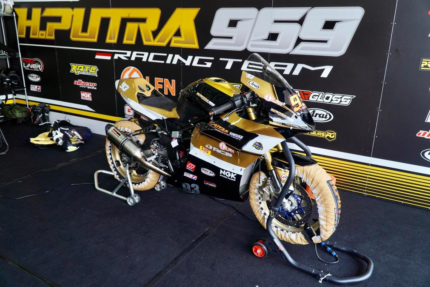 SCK Malaysia - Honda CBR250RR equipped with SCK RACING... | Facebook