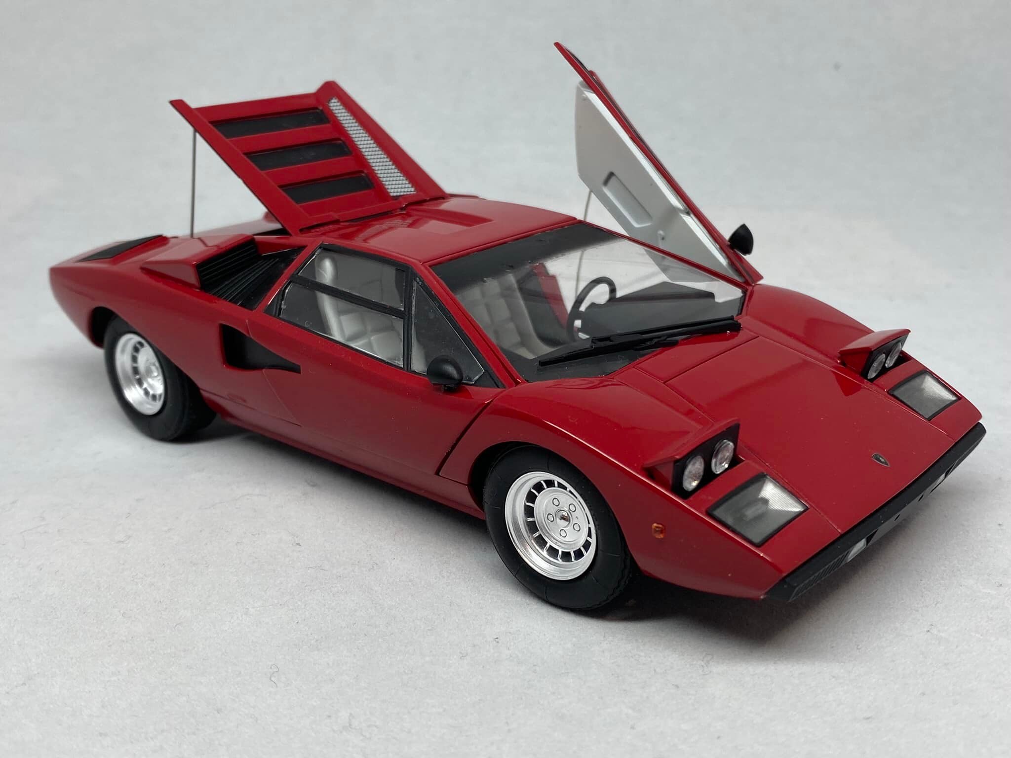 Lamborghini Countach LP400 model building video