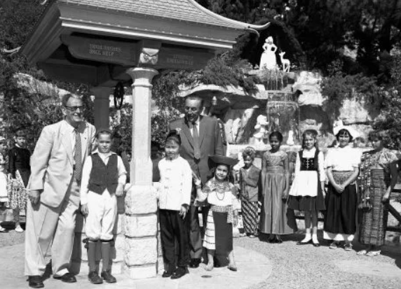 ON THIS DATE 65 YEARS AGO (𝐀𝐩𝐫𝐢𝐥 𝟗, 𝟏𝟗𝟔𝟏) ✨🏰 The Snow