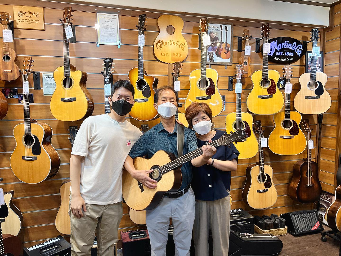 Raffles We E Guitar. Maestro... - 경은어쿠스틱 - KyungEun Acoustic | Facebook