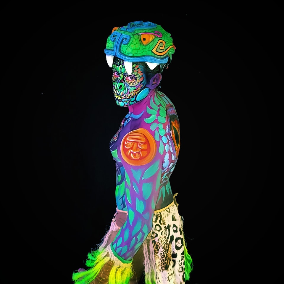 Hoy tocó bodypaint en el hotel... - Helios body paint Art MX.