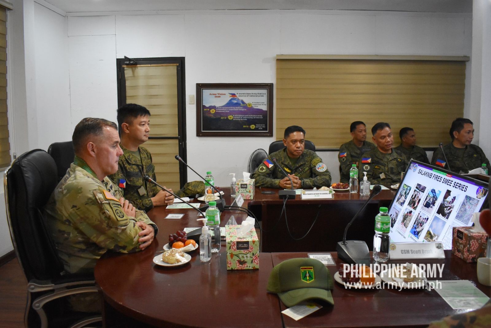 Philippine - (From left to right) USARPAC Commanding General Gen ...