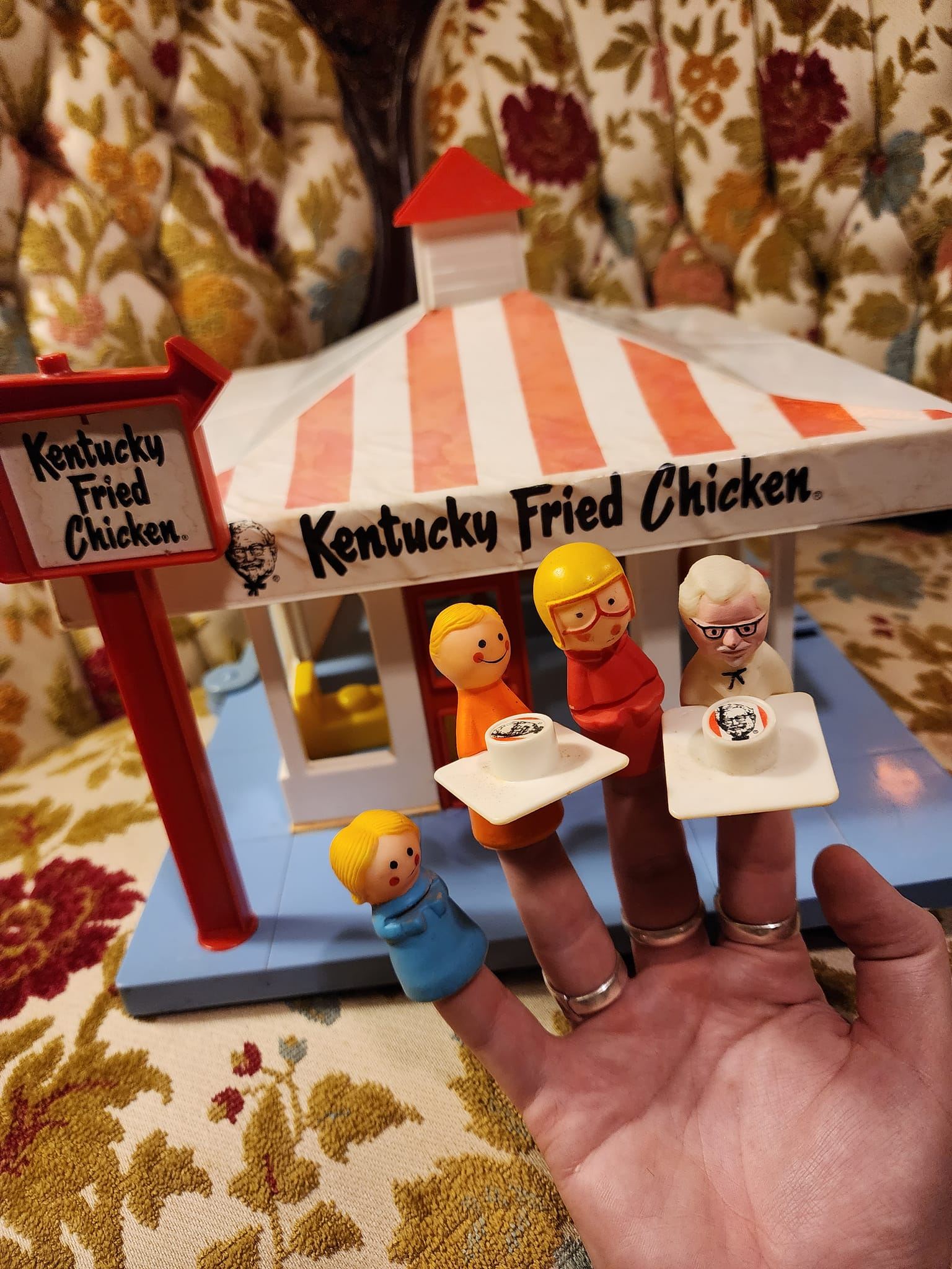 Wer Ist Der Gründer Von Kentucky Fried Chicken? - FEVQKP