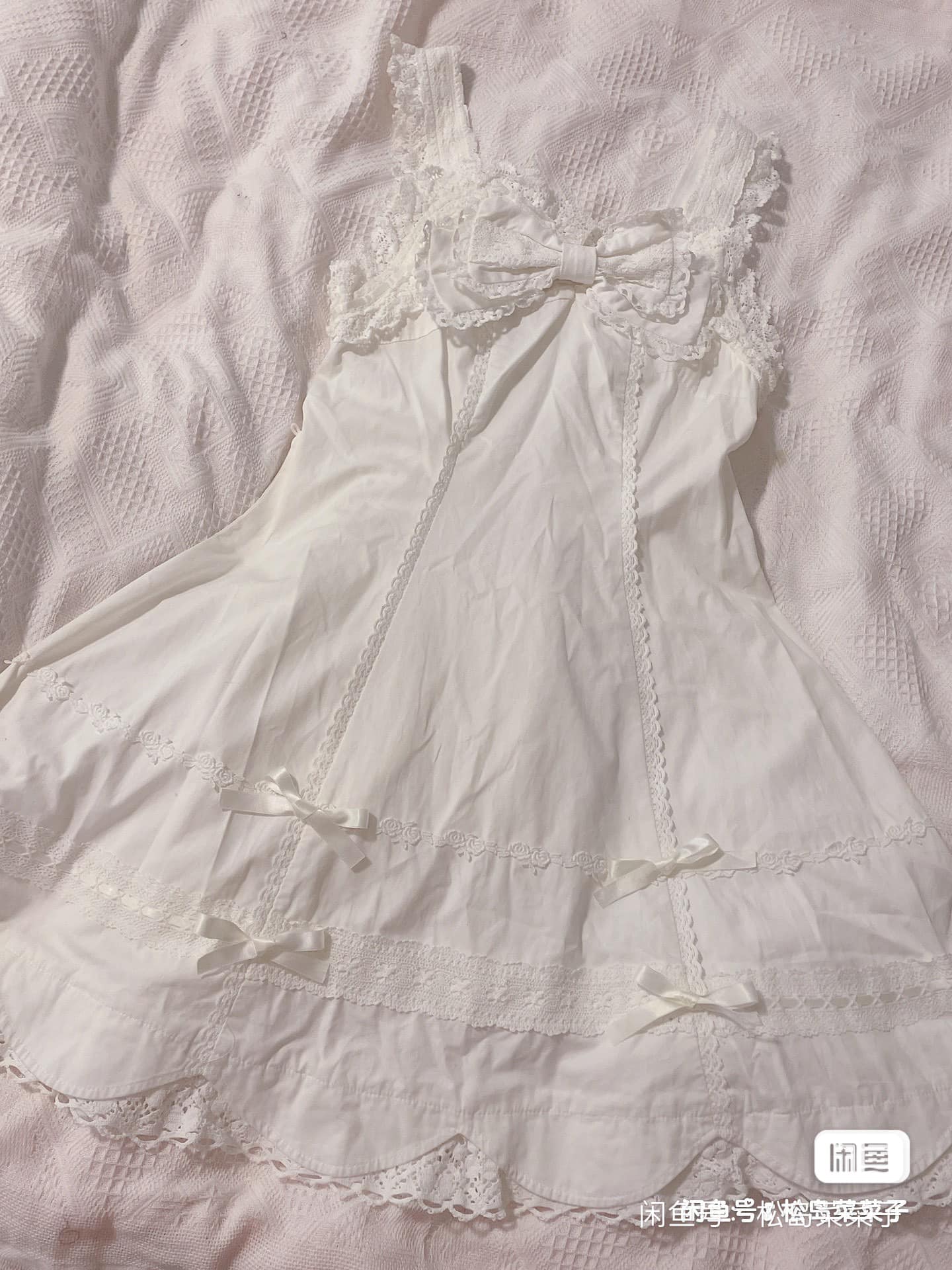 Very confused about this dress since I find several ones on 