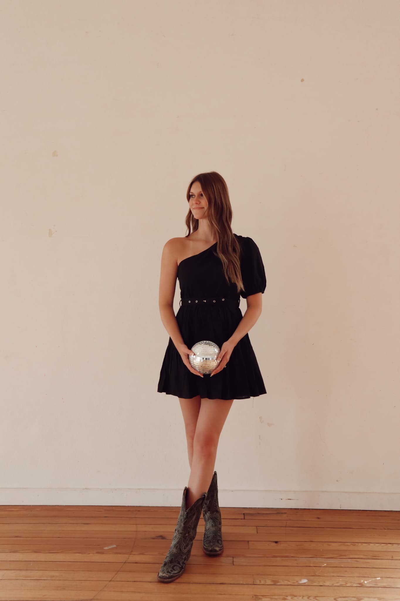 dress shorts black Ariel Low Rise Bermuda Short 4 / these shorts are cinched flower girl Dress Download Elegant Evening Style Size:PL