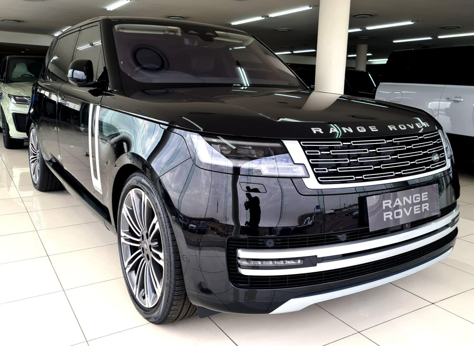 The All-New Range Rover... - Land Rover Centurion | Facebook