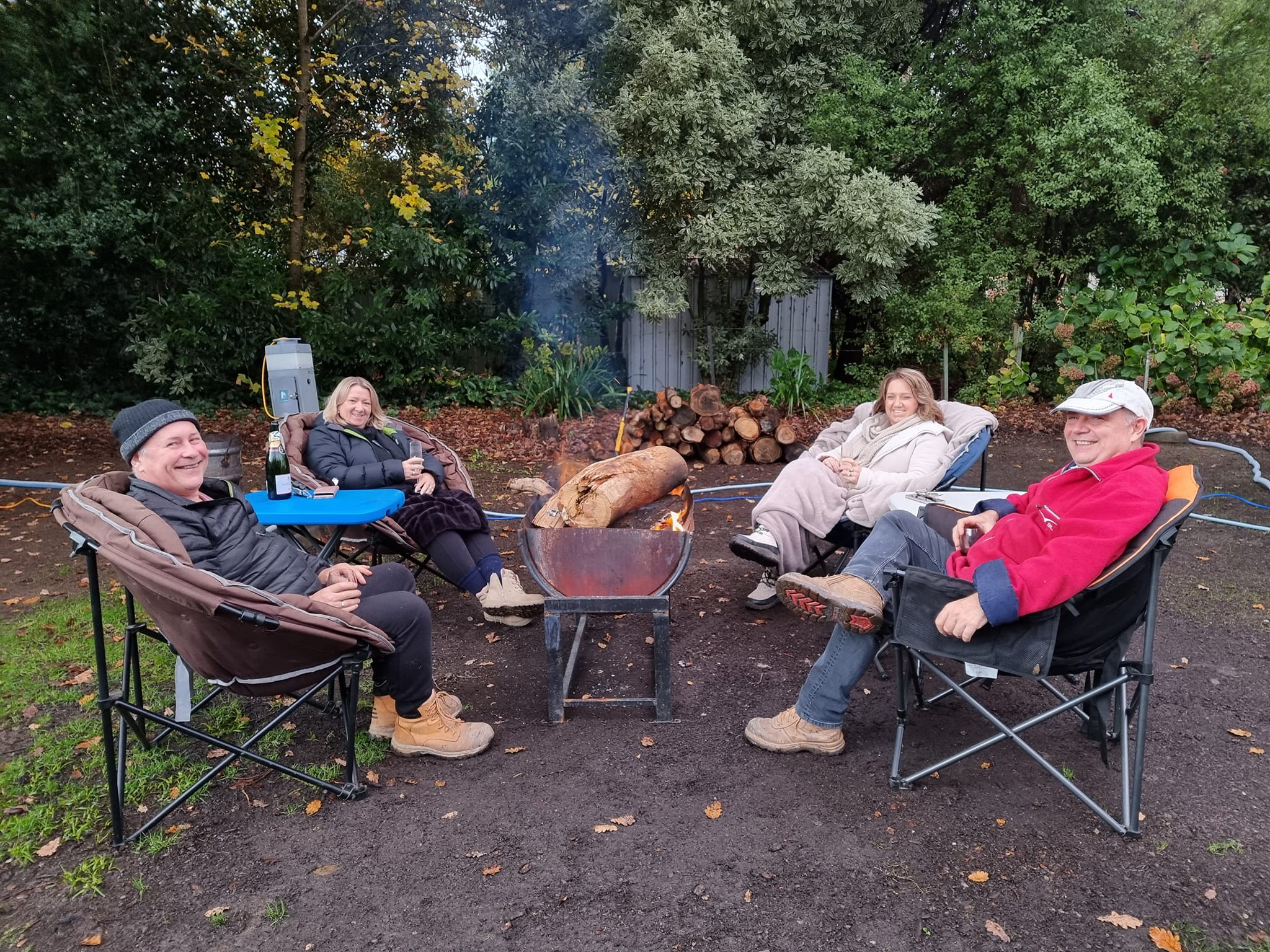The first campfires are burning.... - Jamieson Caravan Park
