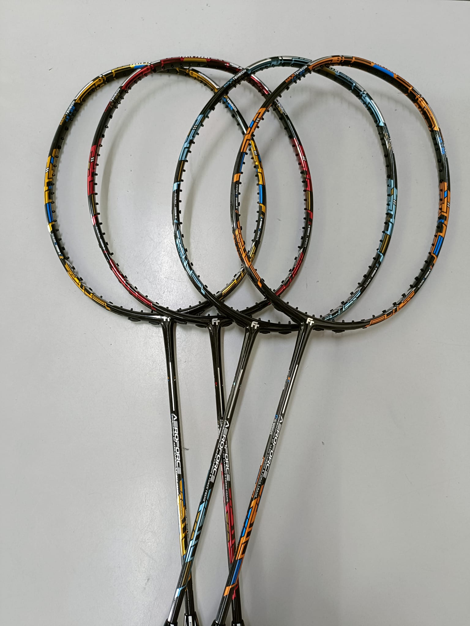 THE TOP OF WOVEN TECHNOLOGY -CARBON WOVEN 38 Give out your 