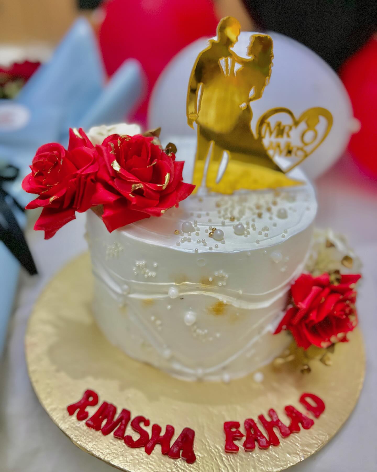 Welcome cake for Bride and Groom #bridegroomcake #mrandmrs
