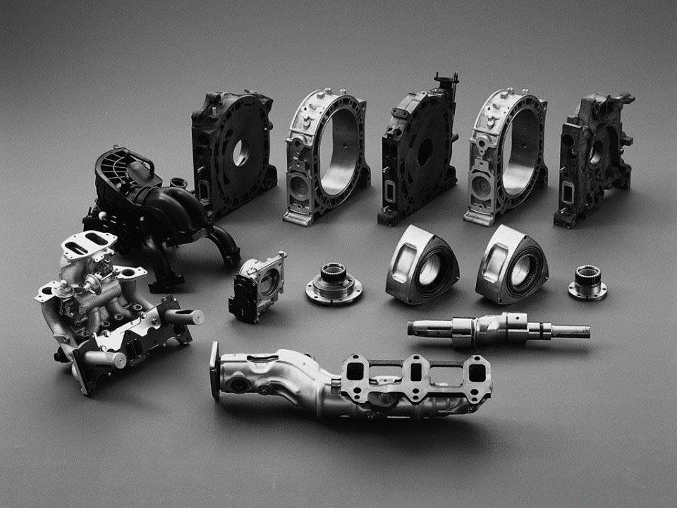 Ferrous - PISTONLESS ENGINE - WANKEL ENGINE (mazda rx8) The Wankel ...