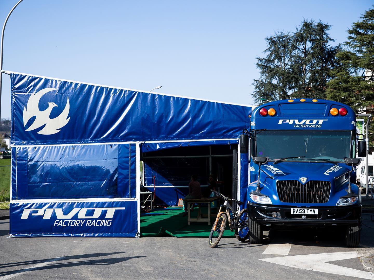 Bernard Kerr - The battle bus x Pivot Factory Racing!...