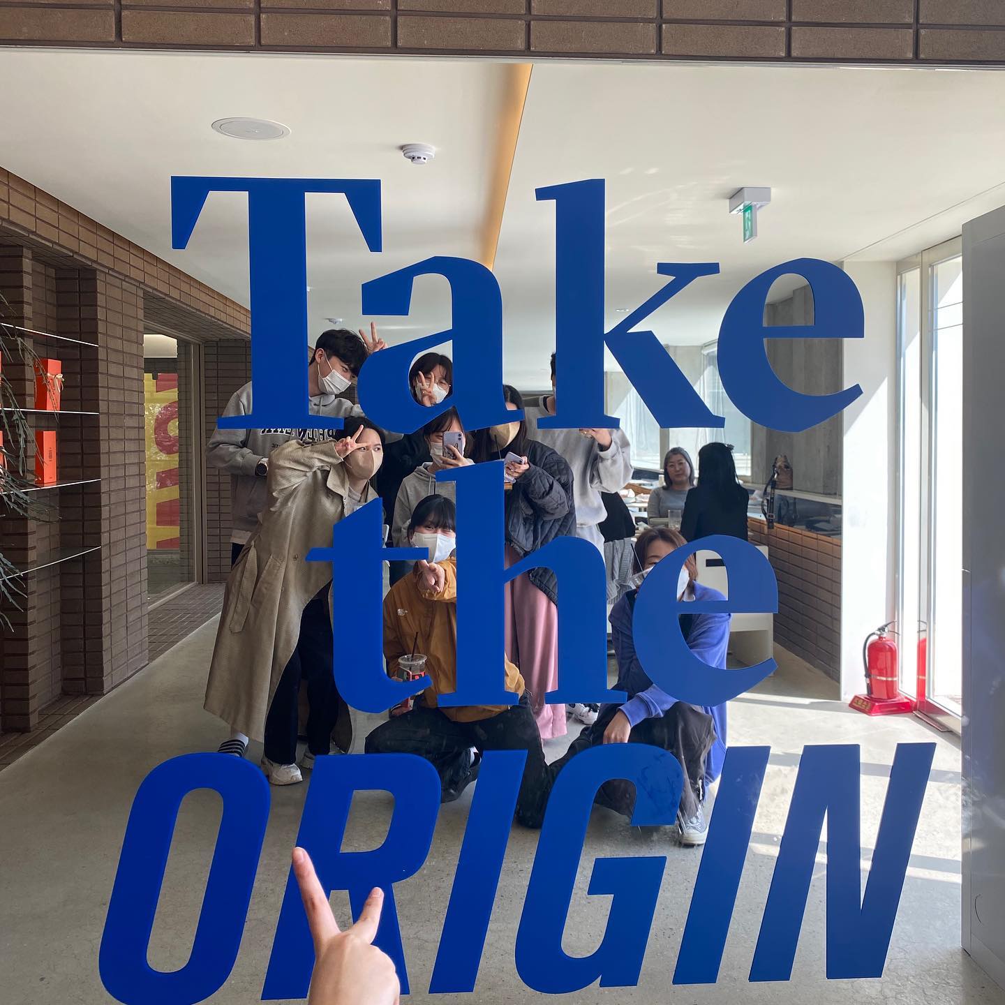 언디뮤 그리고 이재진씨 #언디자인드뮤지엄 #undznd... - Undesigned Museum | Facebook