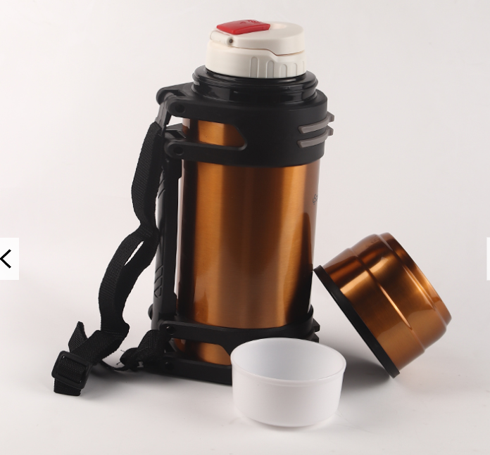 BIOHAZARD RE:2 Thermos Bottle 水筒 You need this thermos ☕️ BIOHAZARD RE:2 / RESIDENT EVIL RE:2