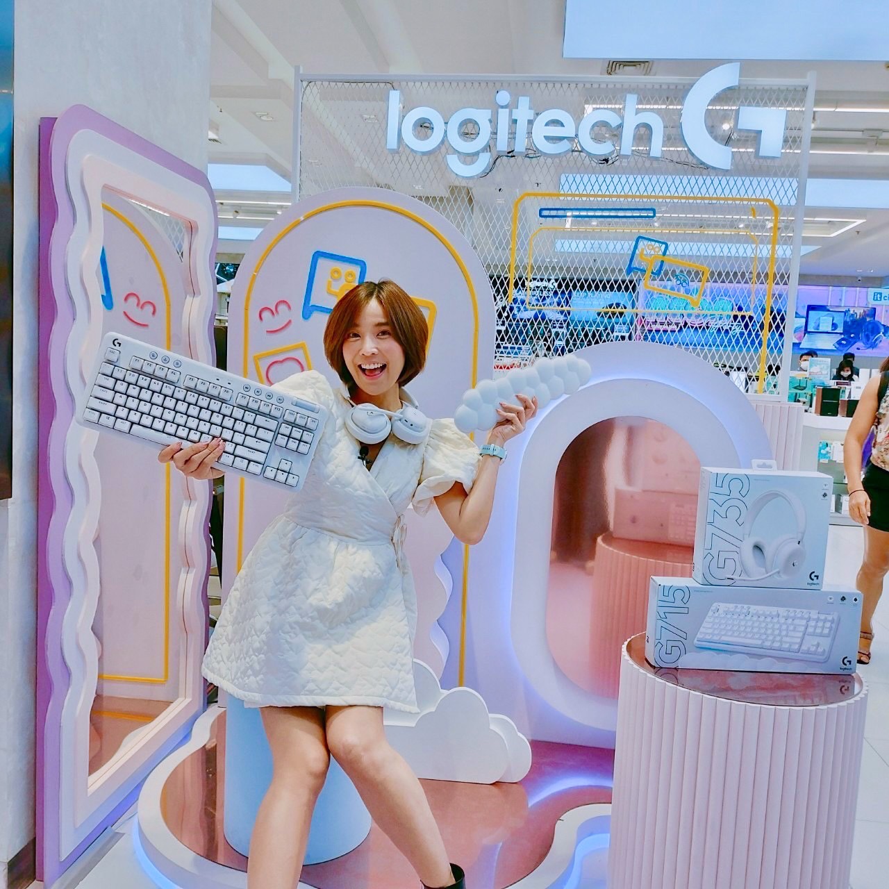 Logitech - 🤩 สัมผัสแสงเหนือ Aurora Collection...