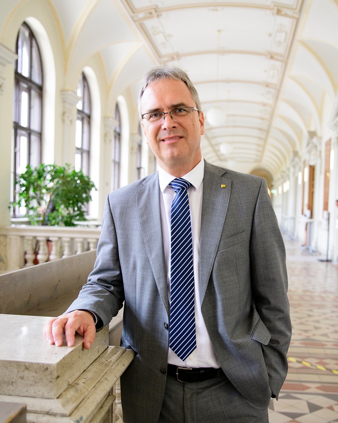 Universität Graz - 🟡 Neuer Rektor 🟡 Der Universitätsrat wählte am 23 ...