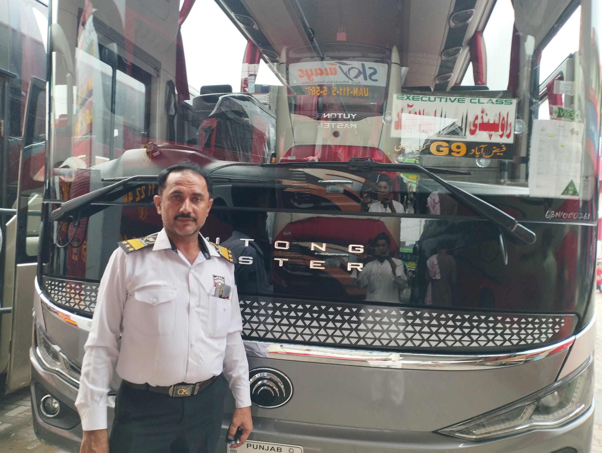 Sir Azam Sbb Skyways Lhr Terminal... - All New Buses-Lahore