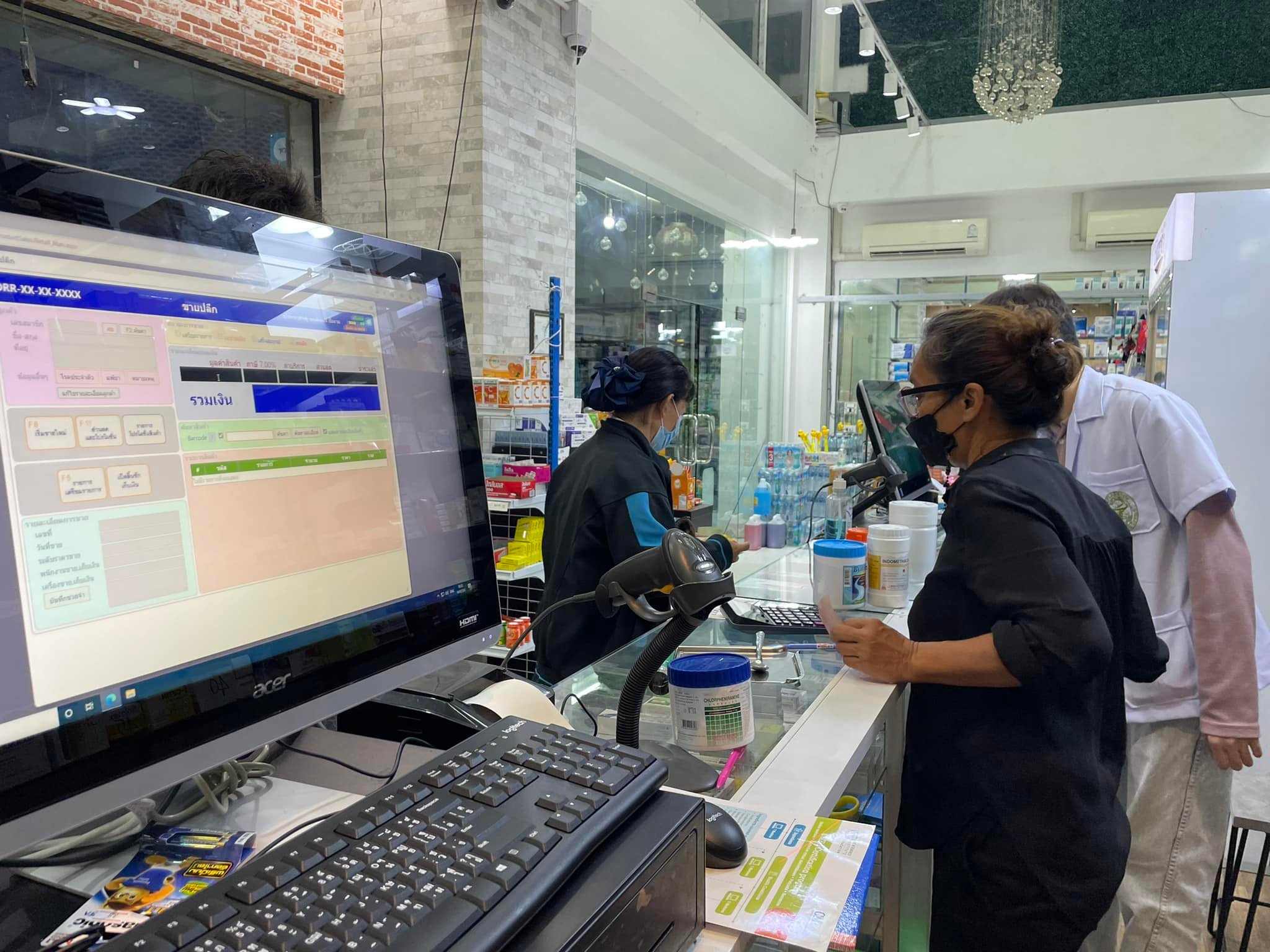 ทีมงานติดตั้งระบบให้กับร้านขวัญเรือน... - CW Software Co.,Ltd.