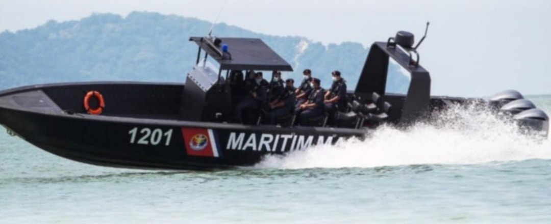 Navy The Best - #Artikel - Upah RM1,000 Intip APMM 