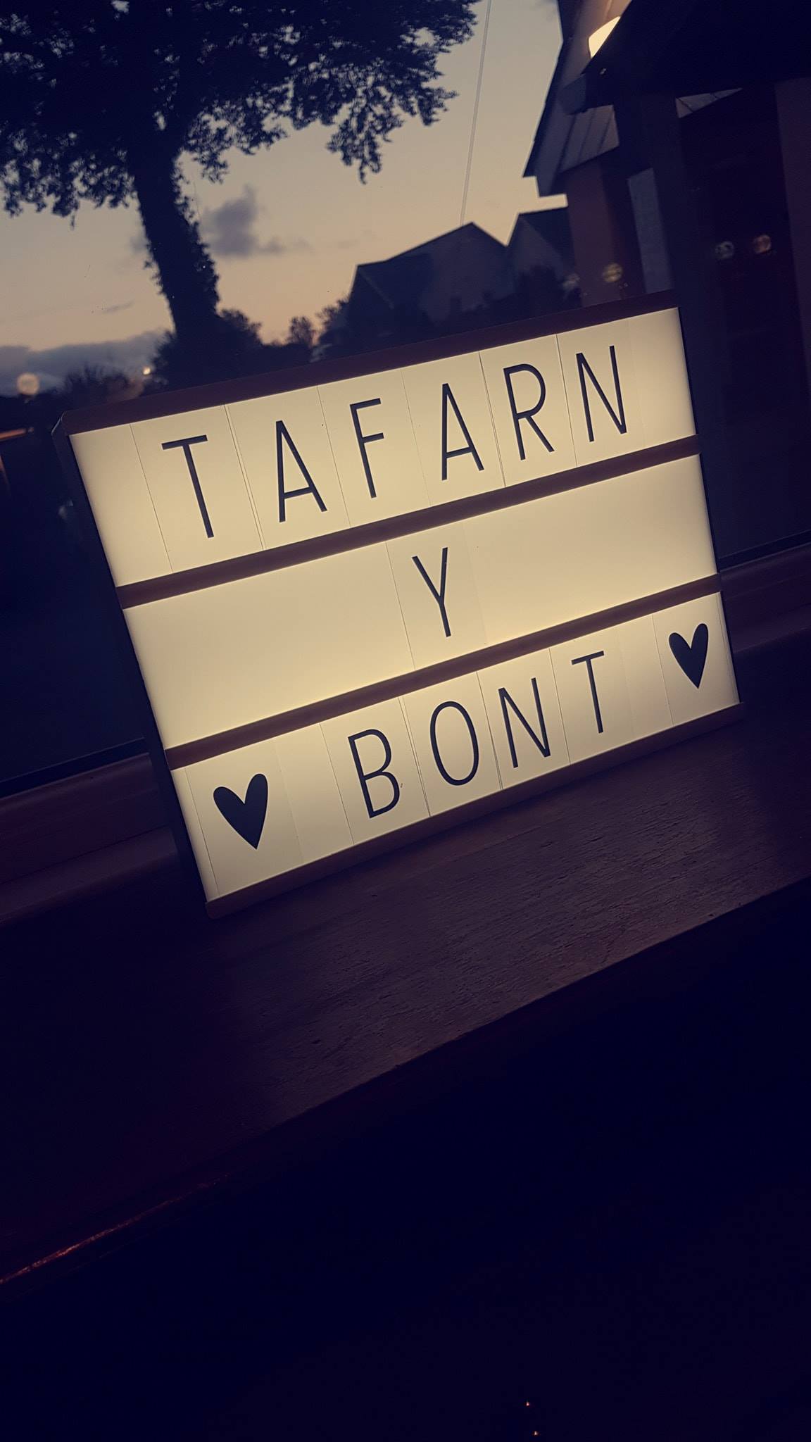 Tafarn y Bont Bronant