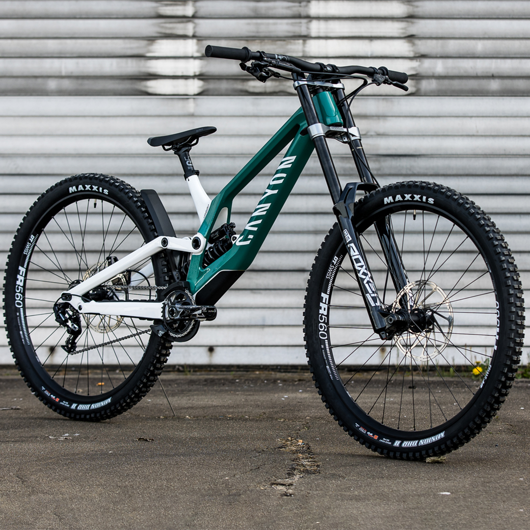 What crankset standard for Canyon Sender 2024?