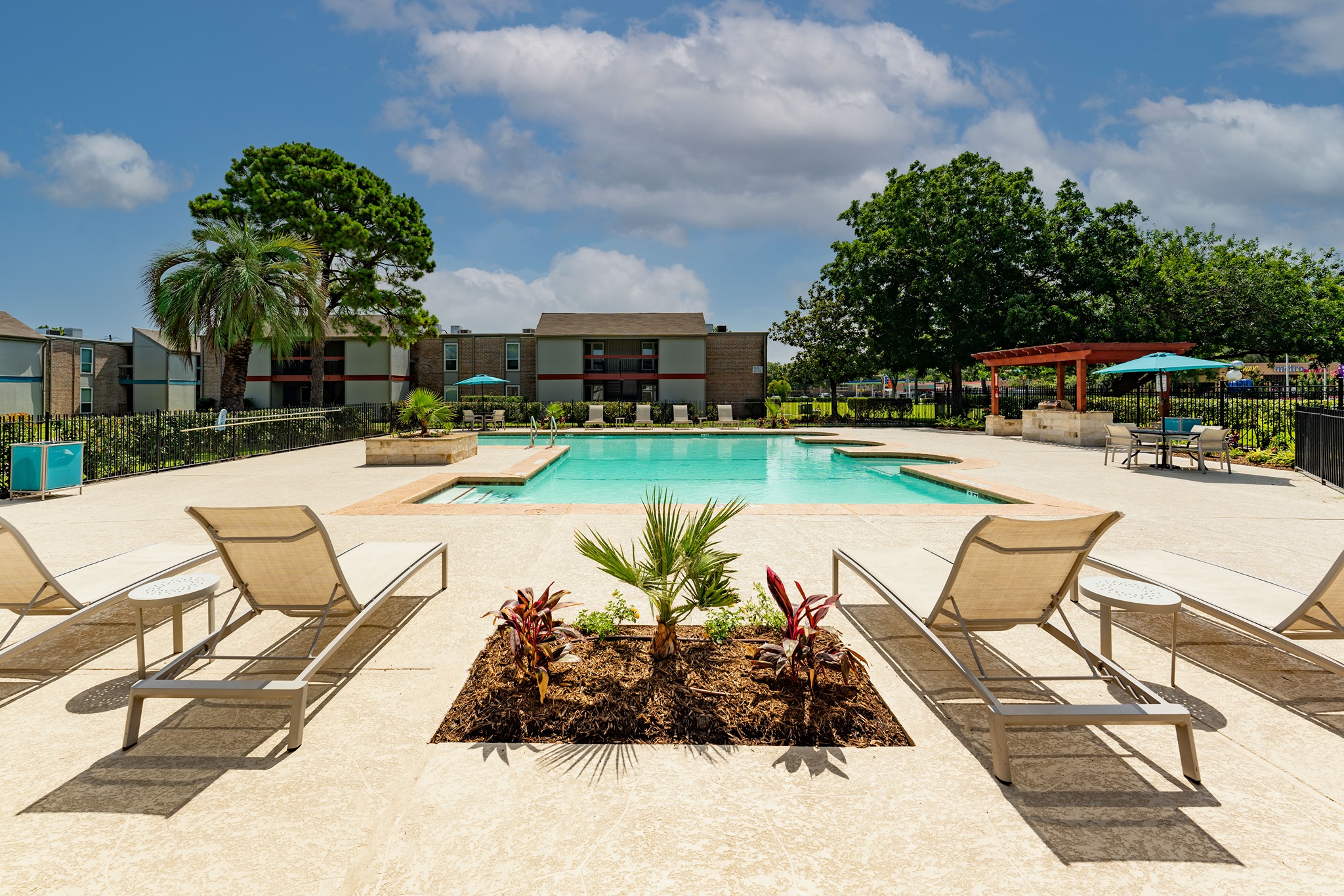 2828 at Royal Oaks... - 2828 at Royal Oaks Apartments