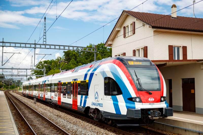 L'Explorateur Galicien - Le Rodalies R11 reliant Portbou (GI) a ...