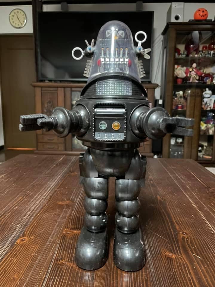 Xplus Robby the Robot 12 inch suit version review