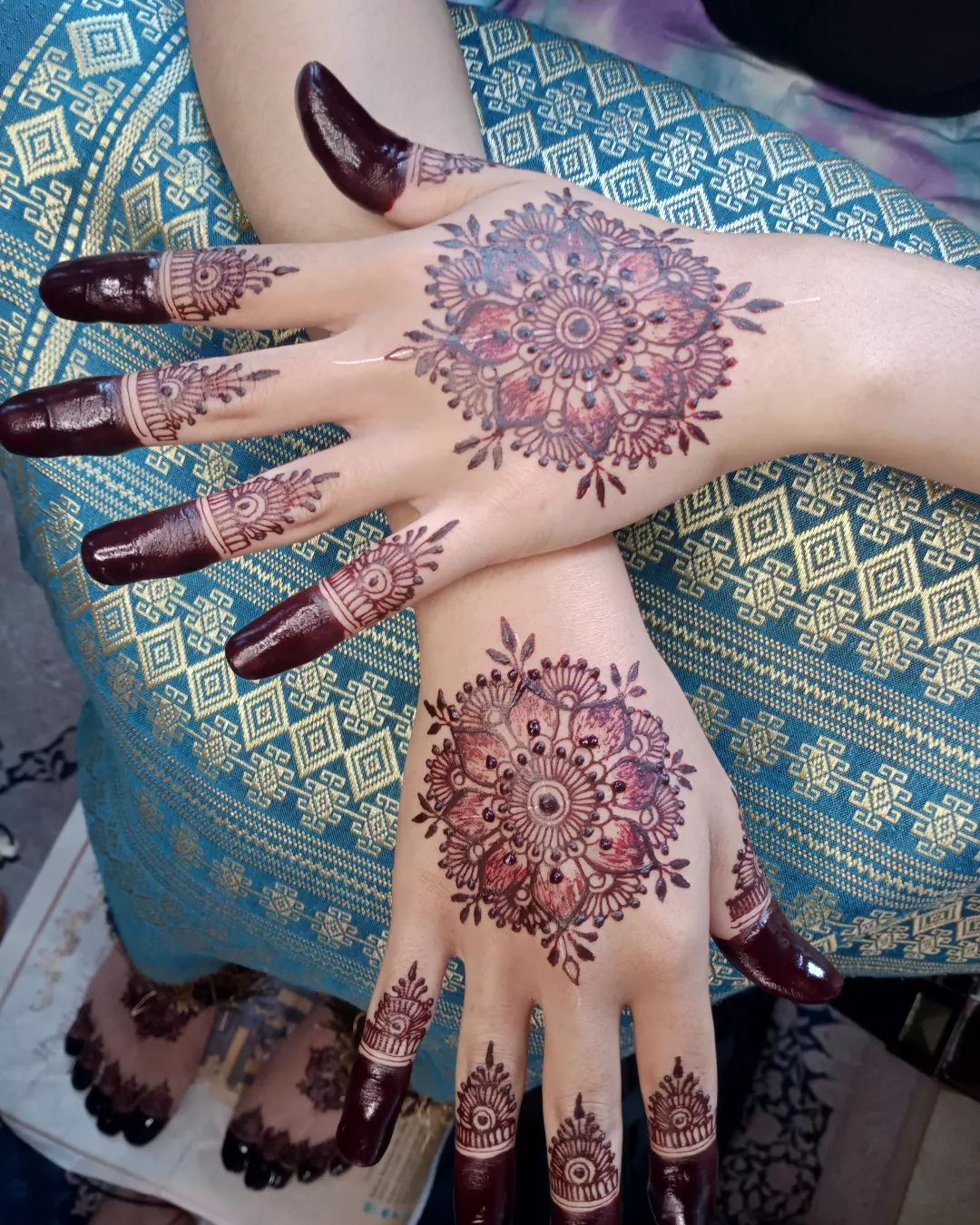 Zuliza Henna - Terima kasih. . Nak berinai / Nak beli inai...