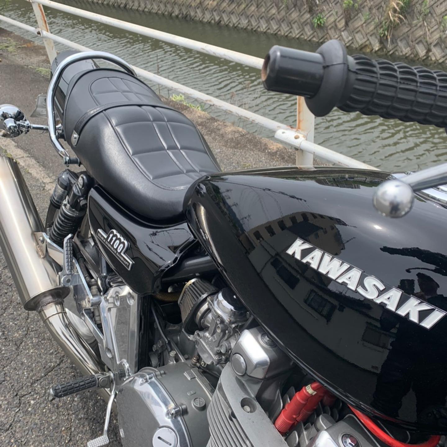 ゼファー1100のシート張替え画像を頂きました。 #カスタムシートドット