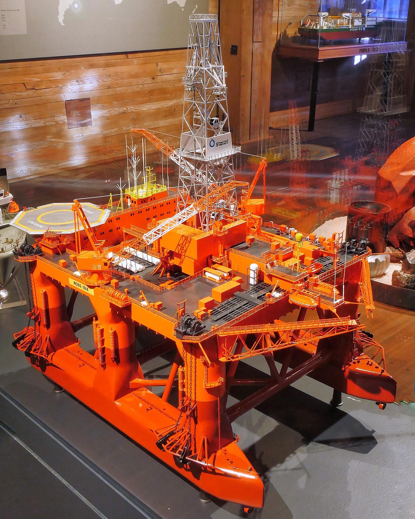 Internationales - The Norwegian offshore platform Ross Isle was built ...
