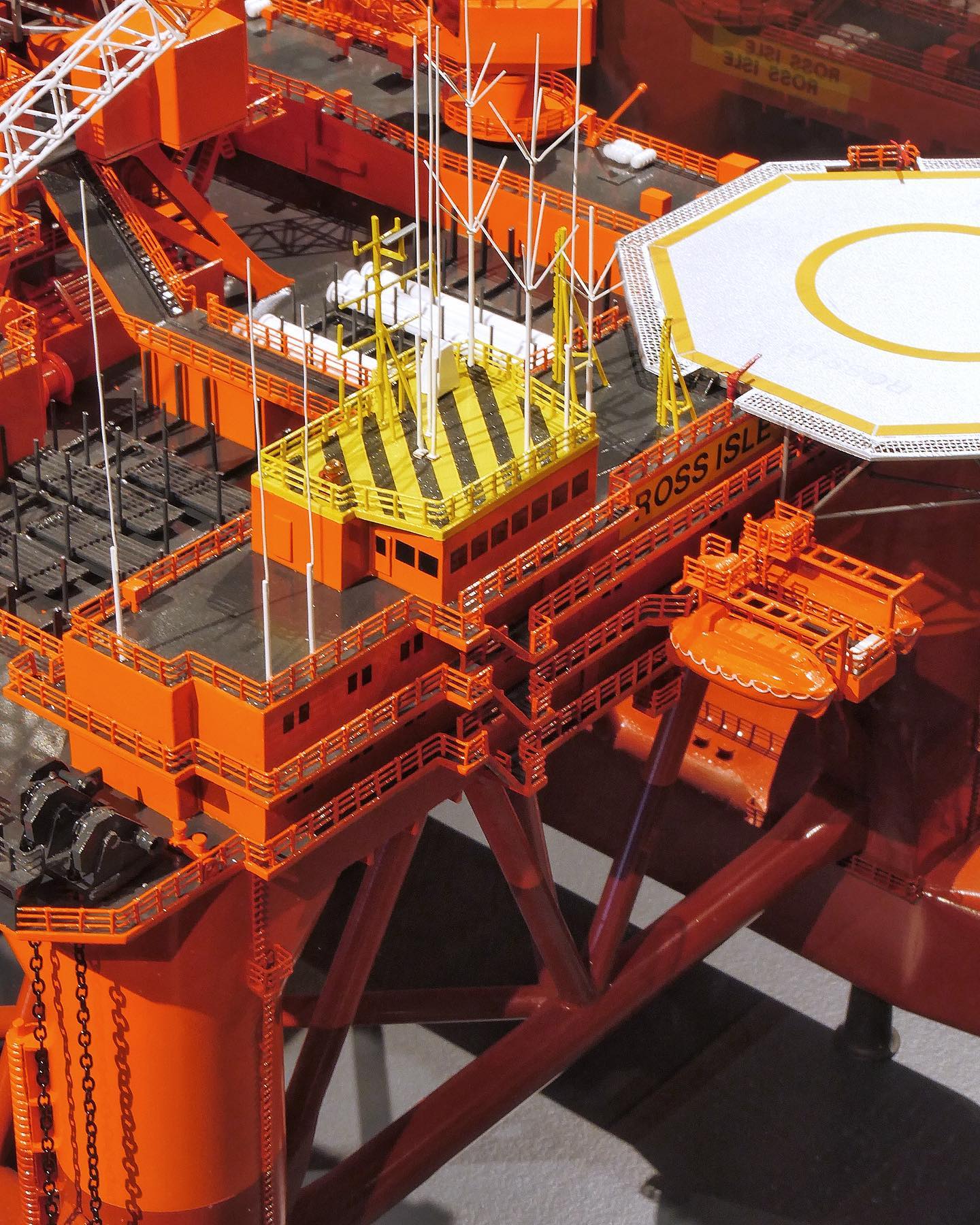 Internationales - The Norwegian offshore platform Ross Isle was built ...