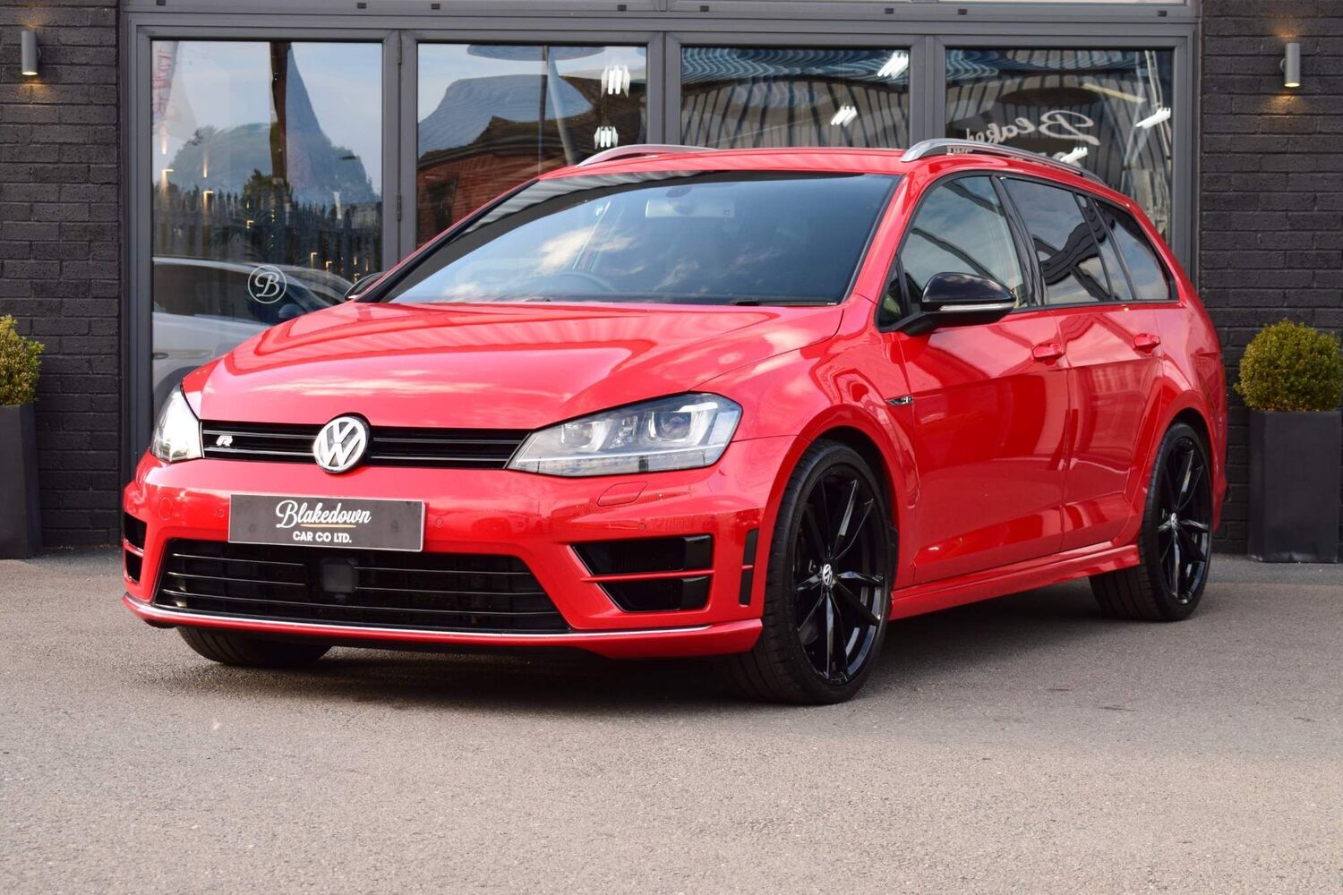 🏁 TORNADO RED VOLKSWAGEN GOLF R DSG... - Blakedown Car Co.