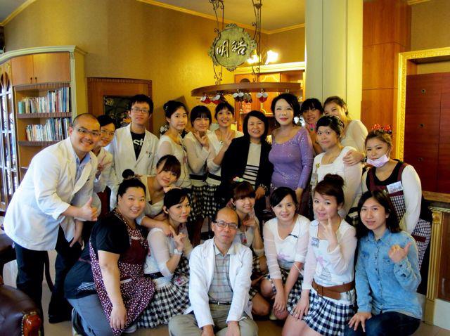明皓牙醫診所團隊 Facebook