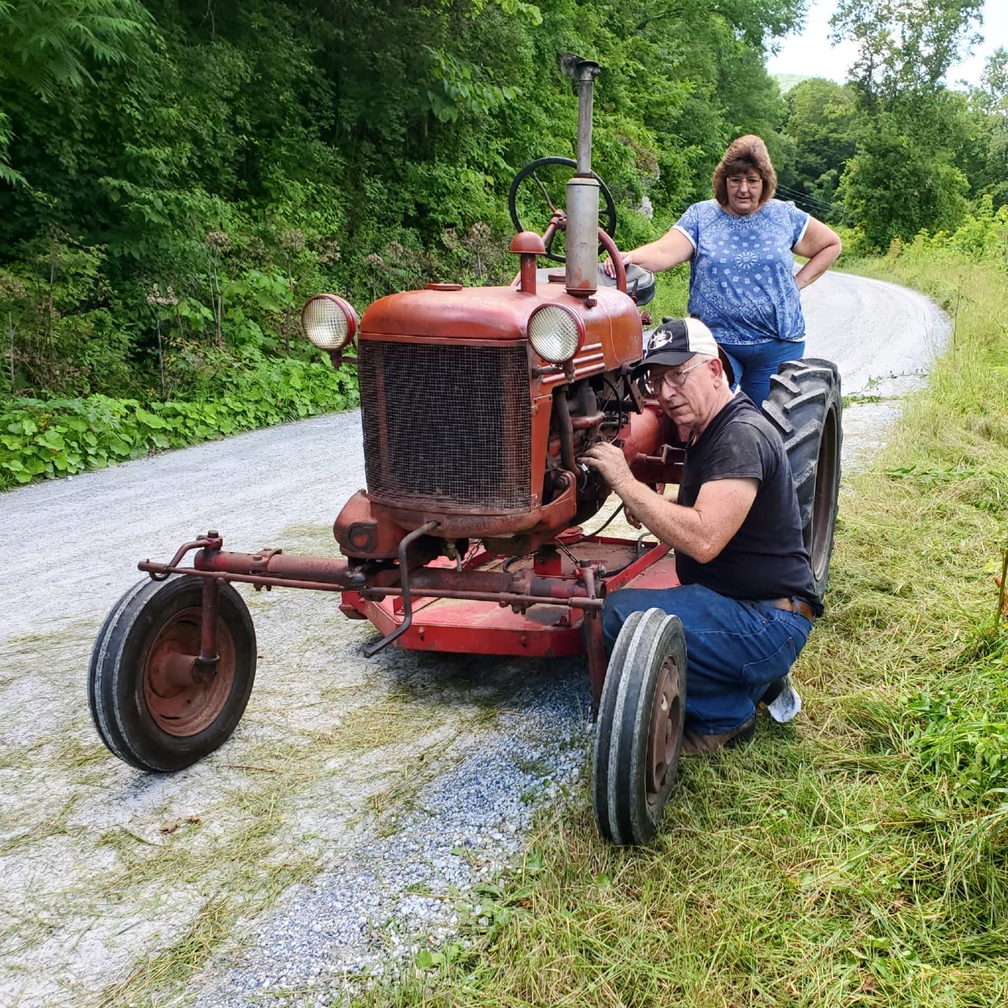 buzzkanter - Roadside tractor fine tuning when the main...