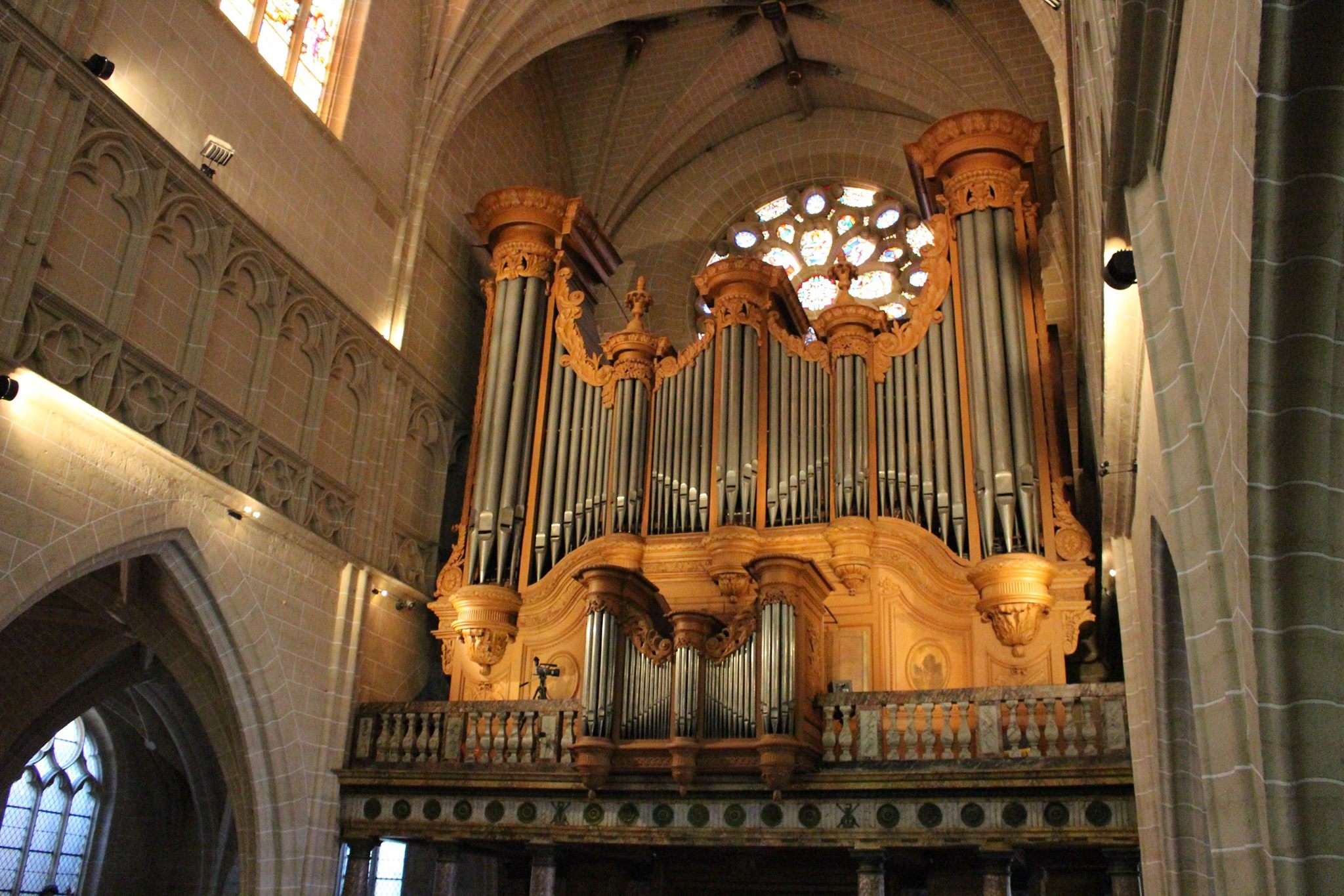 jeunes-organistes-added-a-new-photo-jeunes-organistes