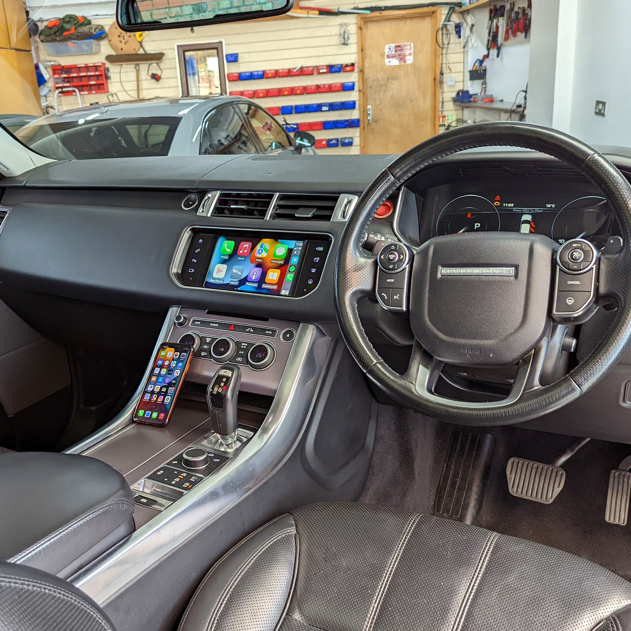 In Car Music - Range Rover Sport Wireless Apple CarPlay...