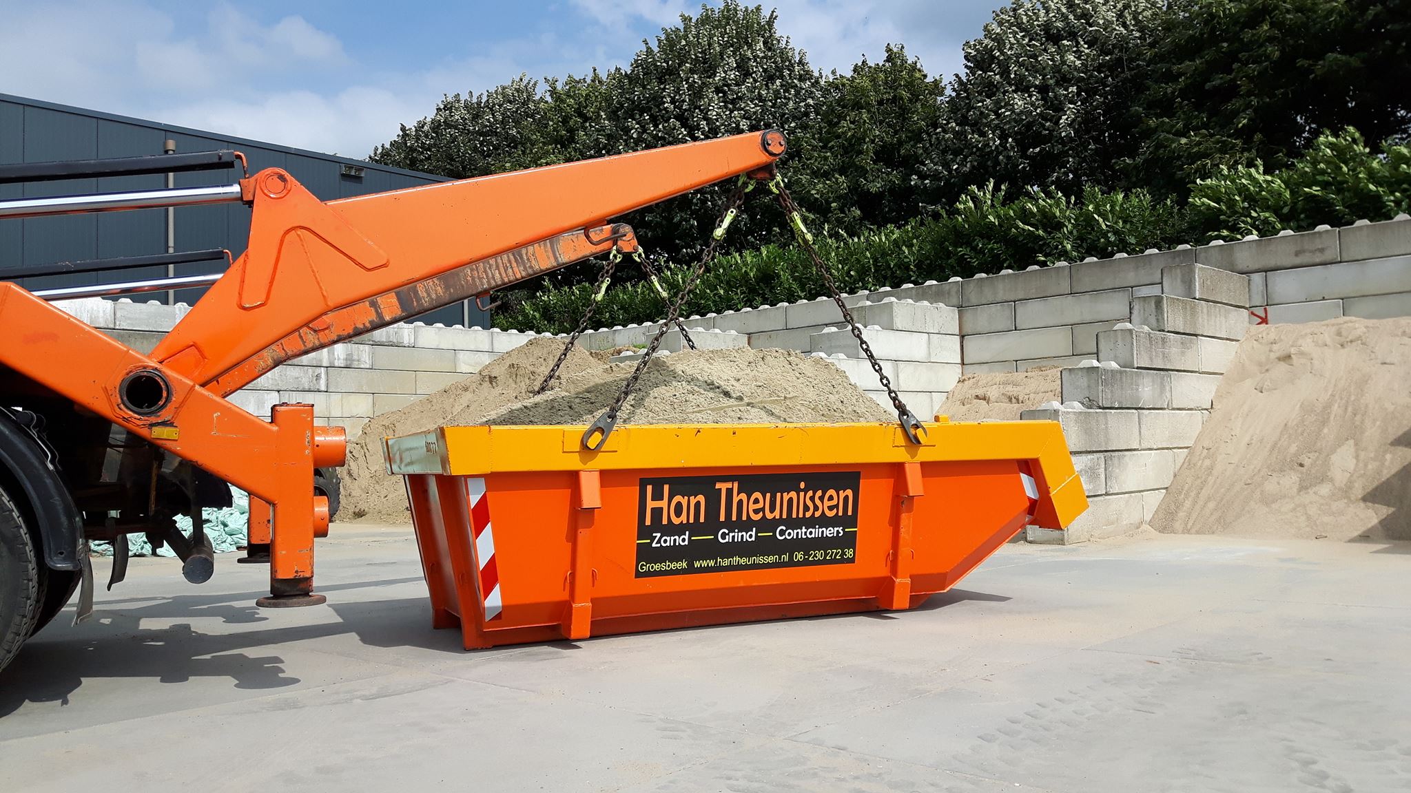 Han Theunissen Zand-Grind-Containers | Groesbeek