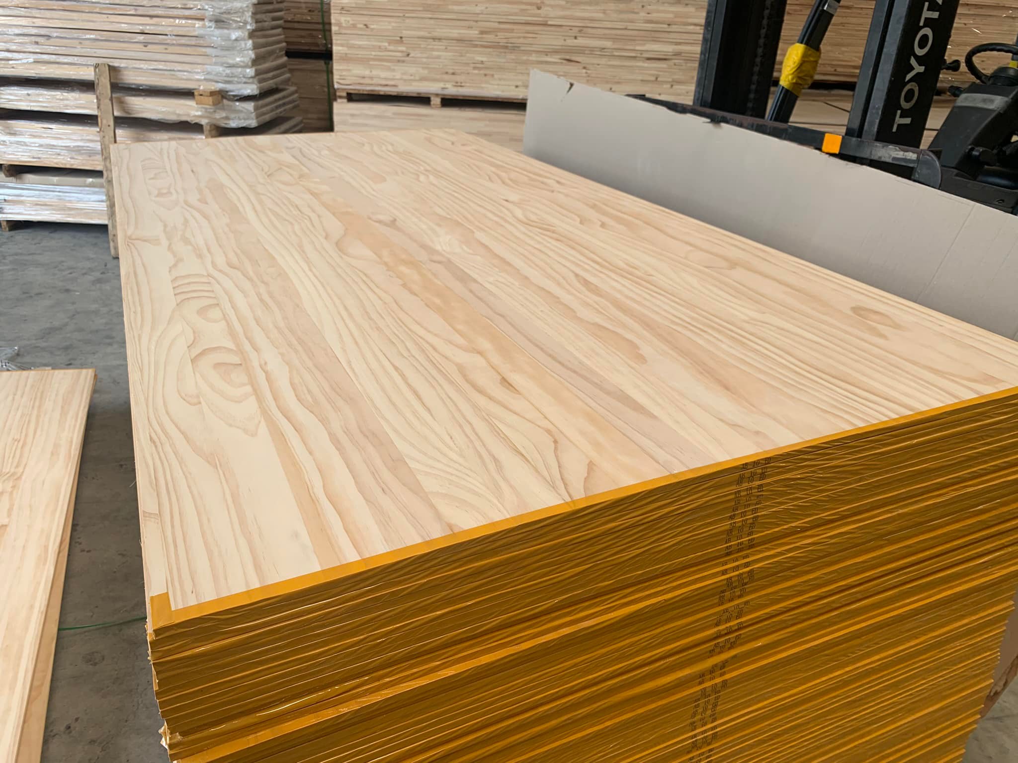 ไม้สน Radiata pine อัดประสาน... - Interwood Timber Co.,Ltd.