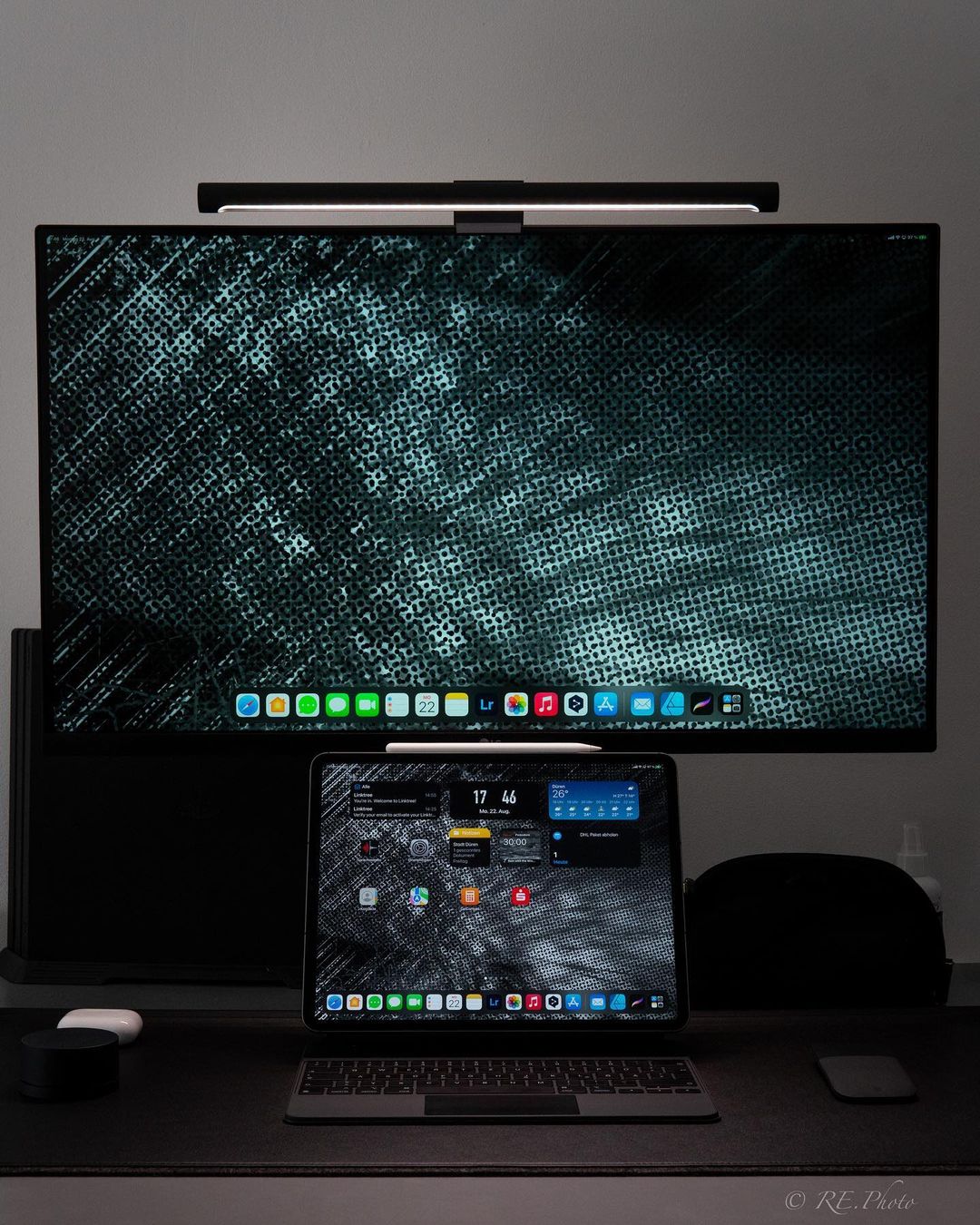[Setup of the week featuring MDS'... - Minimal Desk Setups