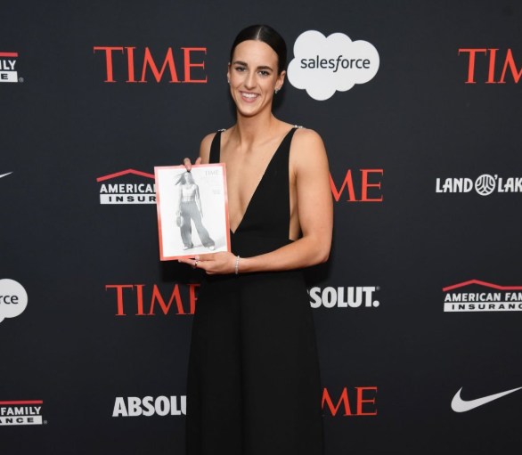 caitlin clark little black dress Looks Stunning In Plunging At TIME Awards.....See more in comment 👇👇 Quinceanera Dresses Baltic Born Womens Indie Size:12m