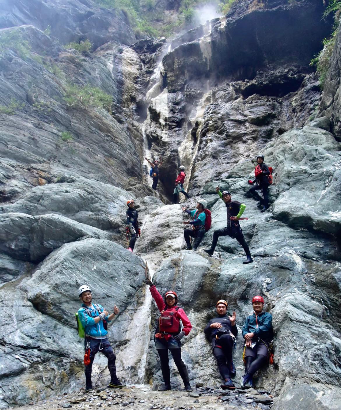 山、水與浪人 - 在經過巨石座落的峽谷和如魔鬼咽喉的窄峽後，迎面而來的是稍稍廣闊的溪谷，上桃林温泉就在廣闊溪谷的盡頭轉... | Facebook