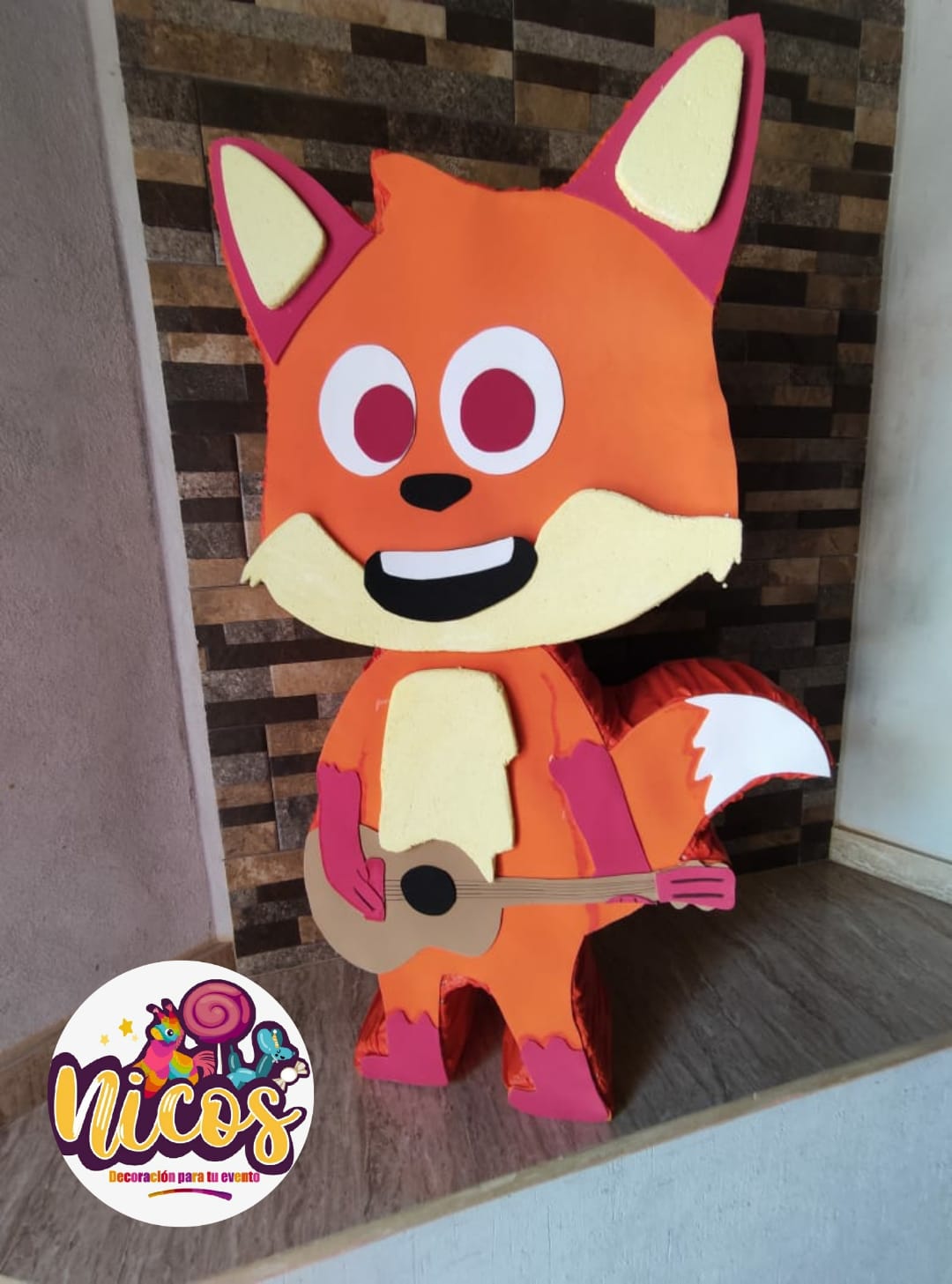 Nicos - 🦊 Zorro loco🎶... 🦊a ese zorro loco le patina el coco🎶 ⭐piñata ...