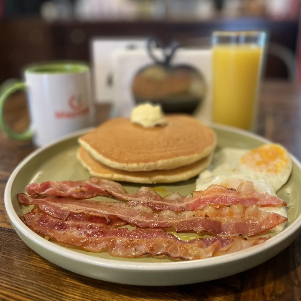 Mapolato - Apenas un almuerzo americano ☕️ para darle con todo al lunes ...