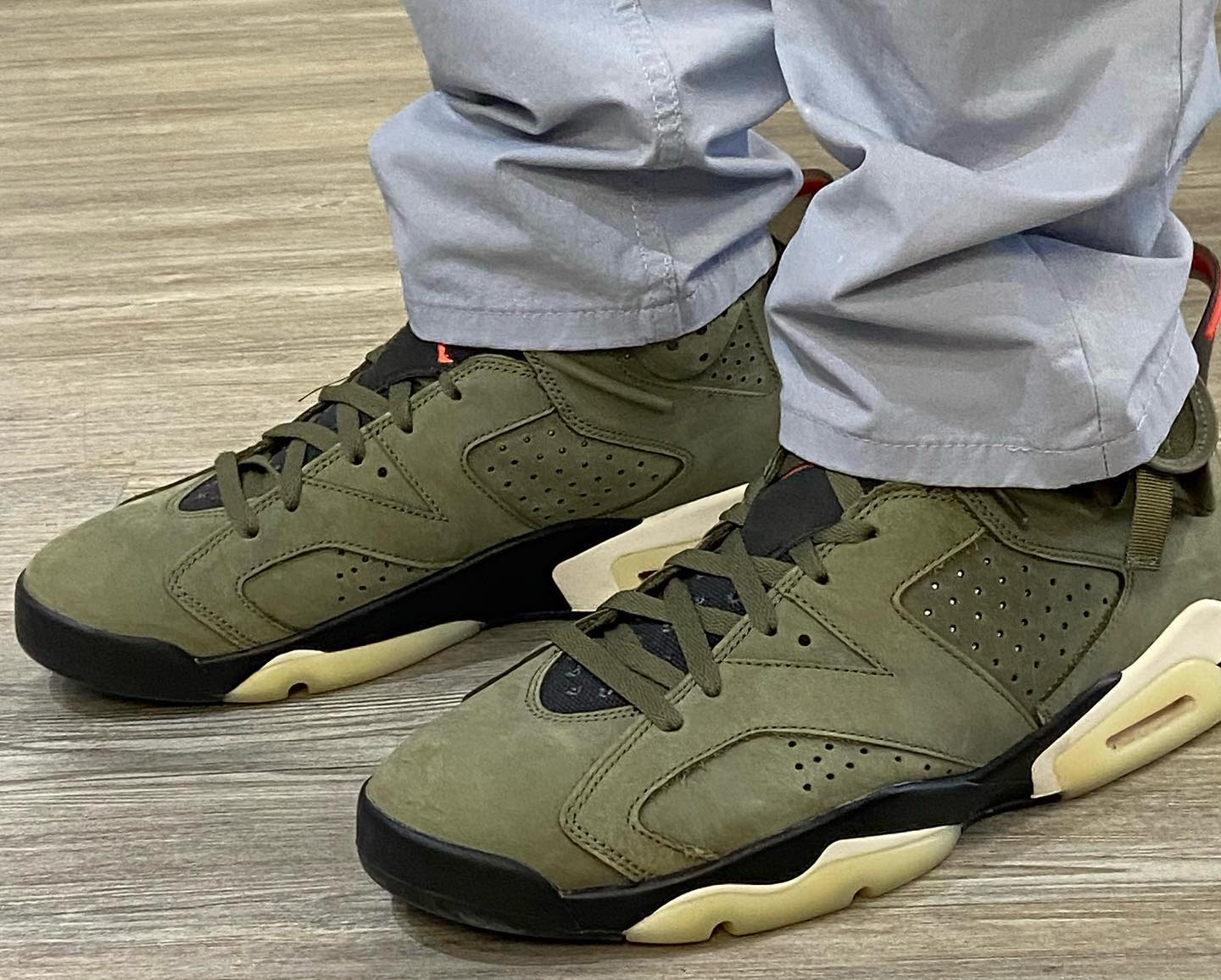 TRAVIS SCOTT x Air Jordan 6 ❓ . . ? travisscott #SNEAVIBES