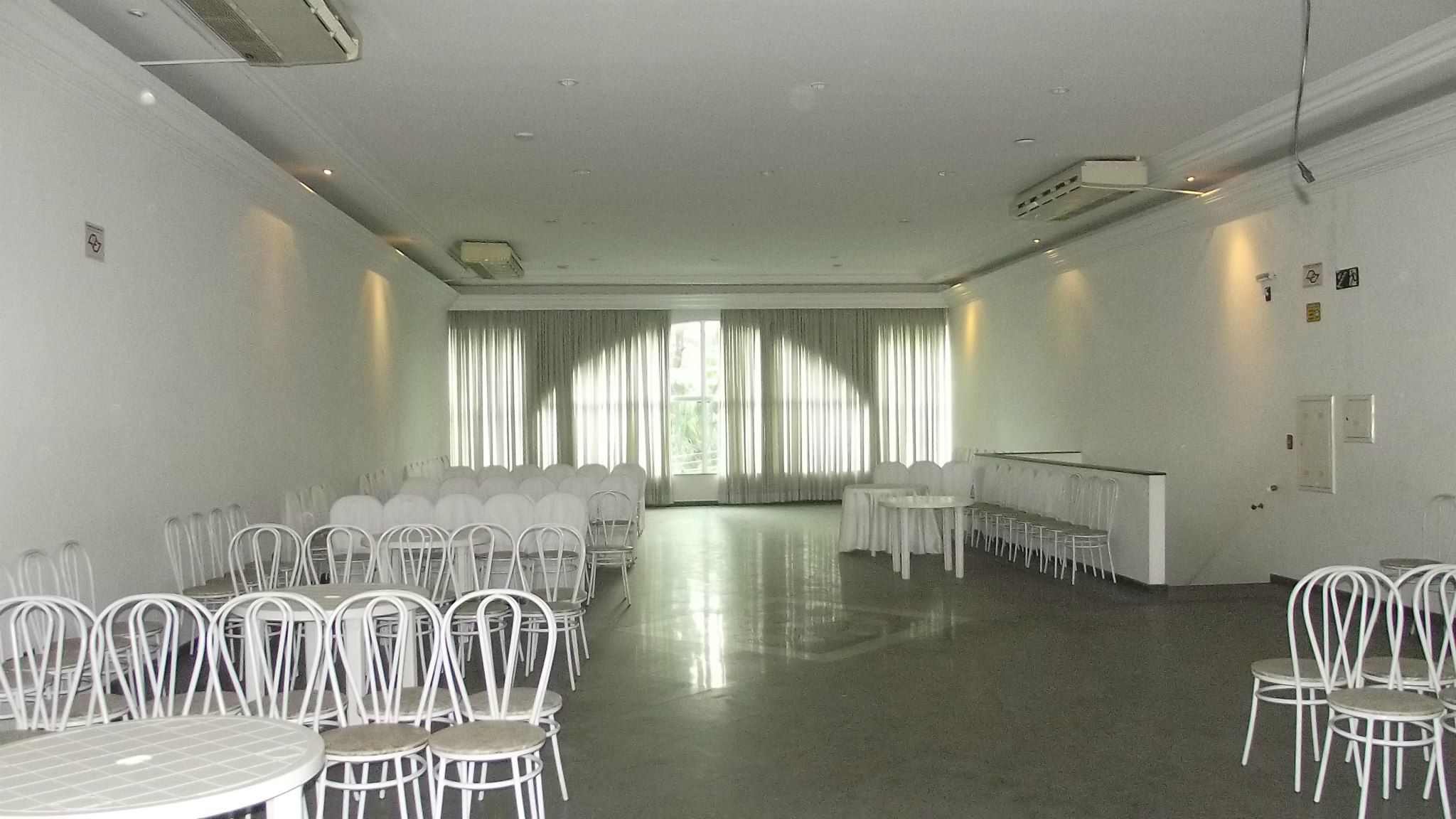 Val - Salão de festas, na Vila Gerty, Próximo a faculdade Mauá ...