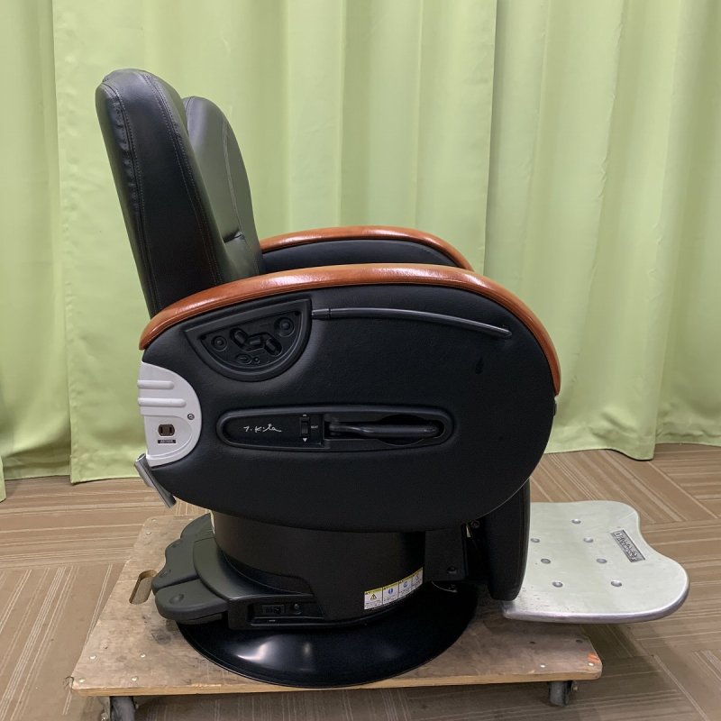 タカラベルモントの理容椅子 ヴァリオを入荷しました。 内部まで