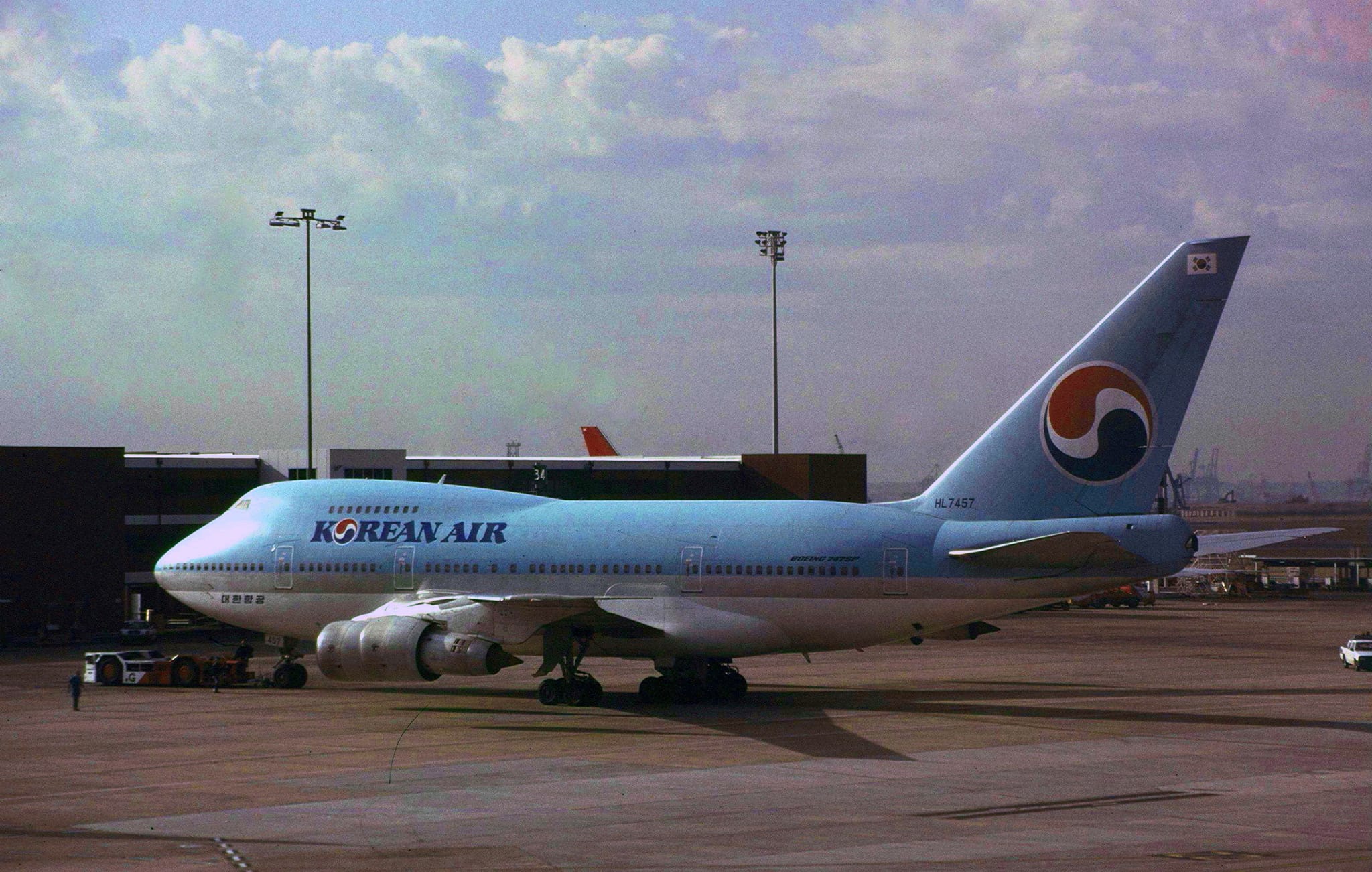 Korean Airlines Boeing 747-200; HL7458@ZRH, August 1987 Photo